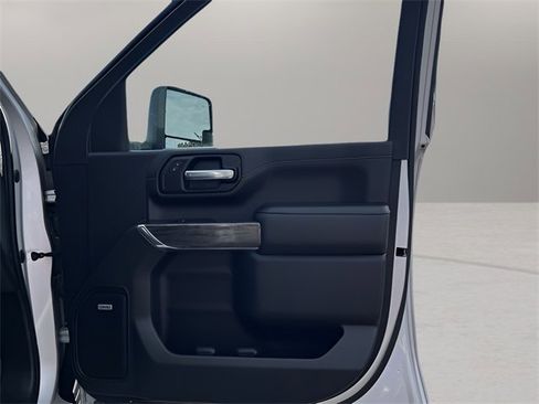 Used 2020 Chevrolet Silverado 2500 LTZ w/ LTZ Premium Package image 37