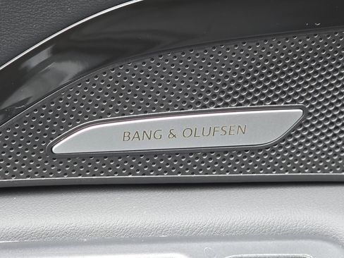 Certified 2025 Audi Q5 2.0T Premium Plus w/ Premium Plus image 9