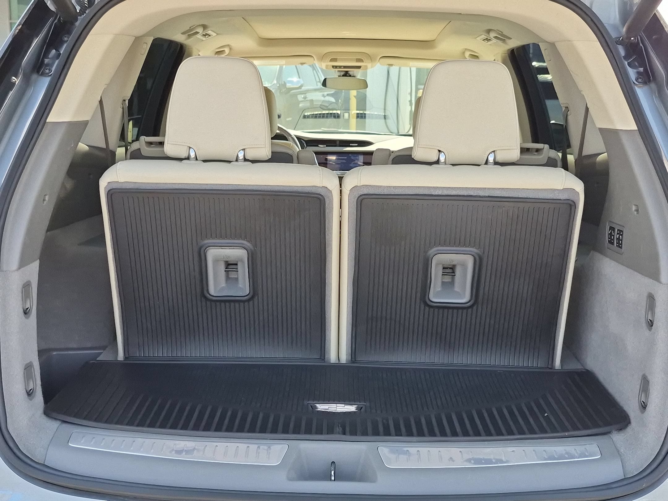 Certified 2023 Cadillac XT6 Premium Luxury w/ LPO, Floor Liner Package AWD/4WD image 34