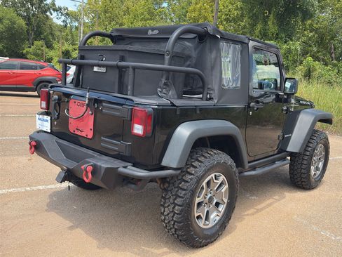 Used 2013 Jeep Wrangler Rubicon AWD/4WD image 4