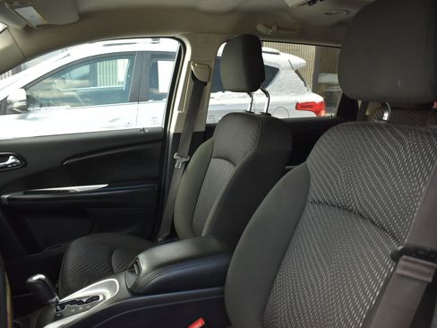 Used 2019 Dodge Journey SE w/ Premium Group image 13