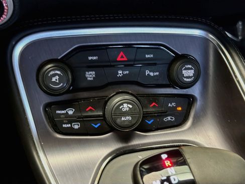 Used 2016 Dodge Challenger SXT w/ Blacktop Package RWD image 10