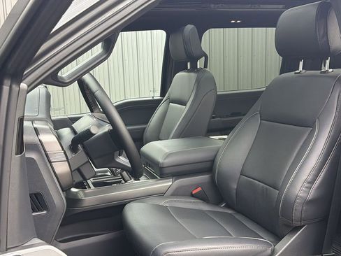 Used 2025 Ford F150 Lariat AWD/4WD image 32