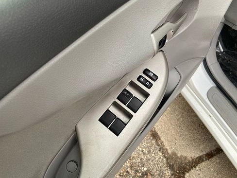 Used 2010 Toyota Corolla LE image 10