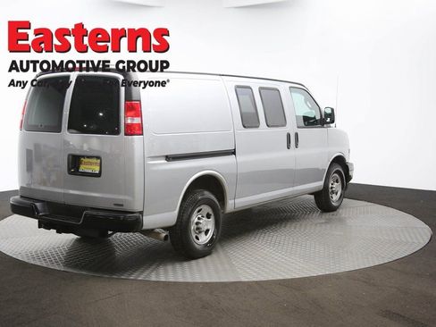 Used 2018 Chevrolet Express 2500 w/ Enhanced Convenience Package image 35