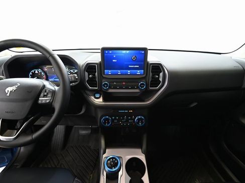 Used 2024 Ford Bronco Sport Outer Banks w/ Tech Package image 2