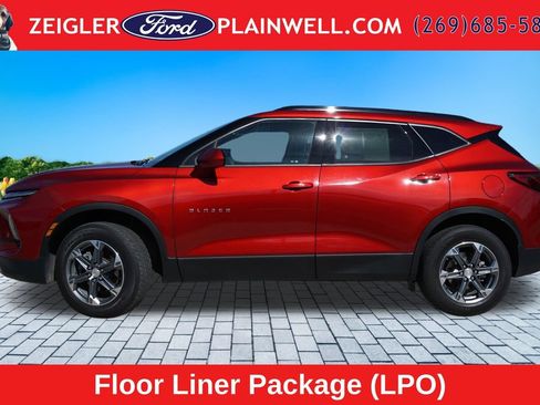 Used 2024 Chevrolet Blazer LT w/ Convenience Package AWD/4WD image 2