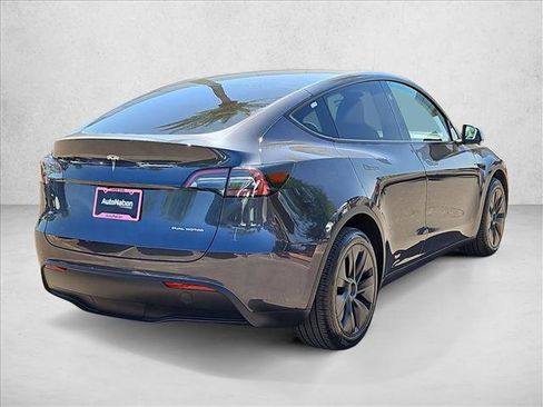 Used 2025 Tesla Model Y Long Range AWD/4WD image 5
