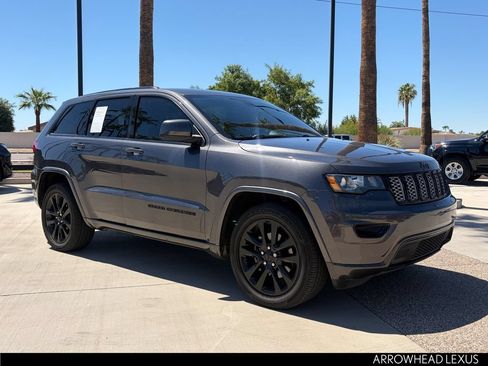 Used 2018 Jeep Grand Cherokee Altitude RWD image 8