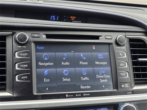 Used 2019 Toyota Highlander XLE image 19