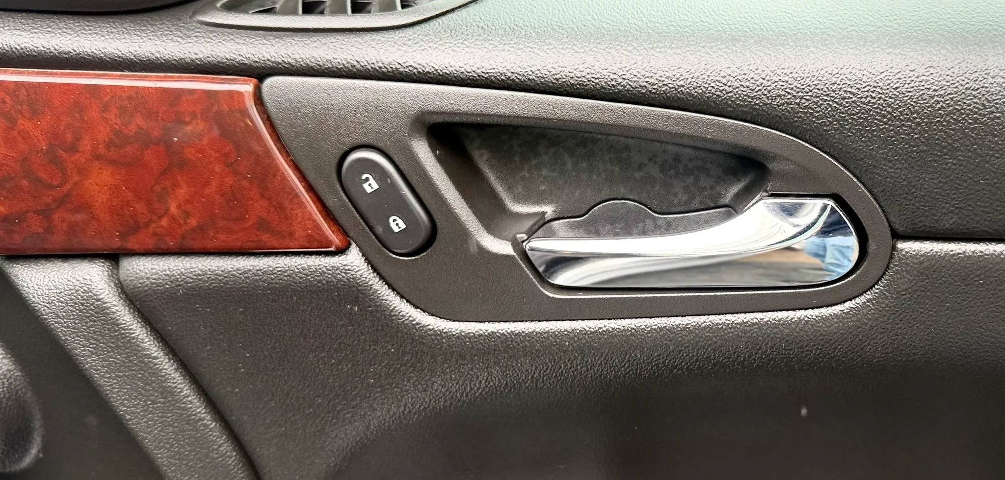 Used 2010 Chevrolet Impala LS FWD image 32