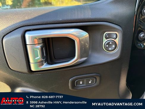 Used 2022 Jeep Gladiator Sport image 11