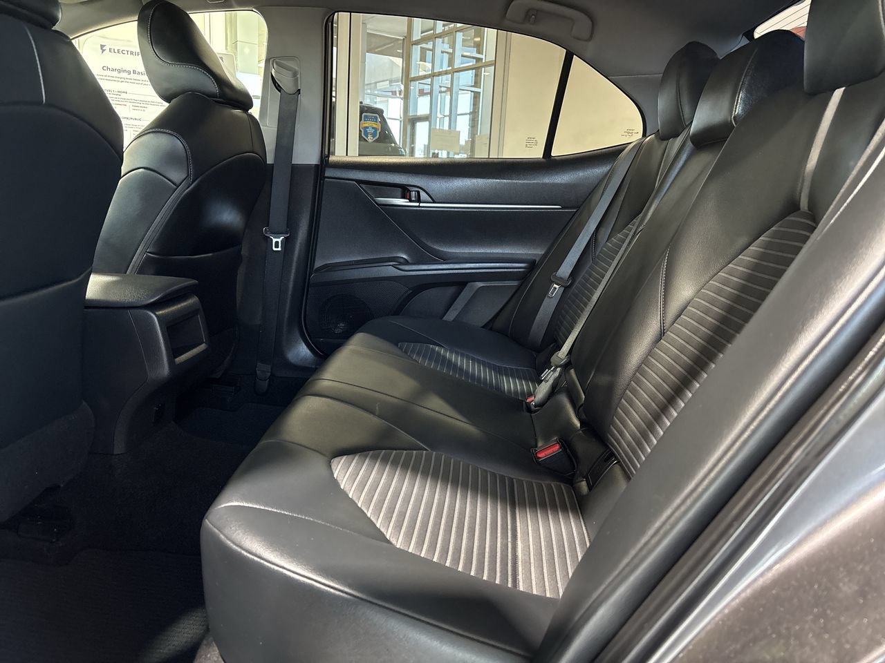 Used 2023 Toyota Camry SE FWD image 22