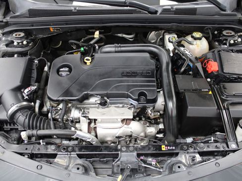 Used 2018 Chevrolet Malibu LT image 10