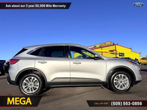 Used 2020 Ford Escape SE image 7