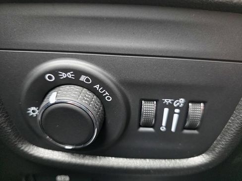 Used 2025 Jeep Grand Cherokee L Altitude image 7