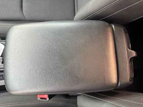 Used 2022 Jeep Wrangler Unlimited Sport image 25