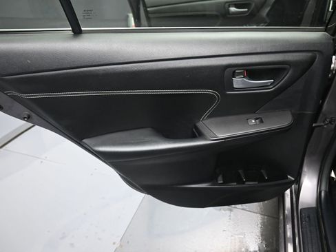 Used 2016 Toyota Camry XLE image 28