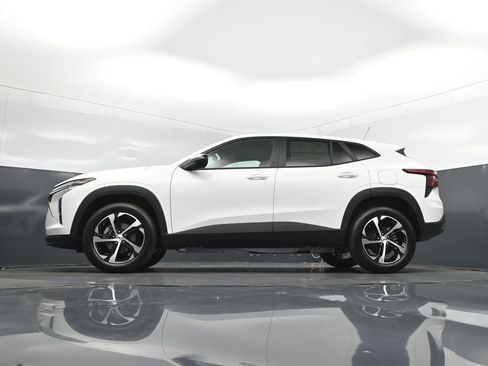 New 2026 Chevrolet Trax RS FWD image 35