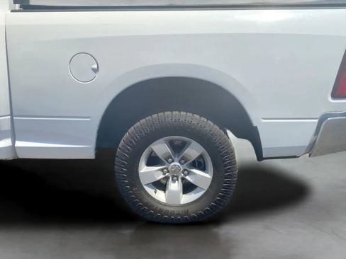 Used 2020 RAM 1500 Classic SLT AWD/4WD image 32