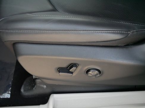 Used 2024 Chrysler Pacifica Touring-L image 20