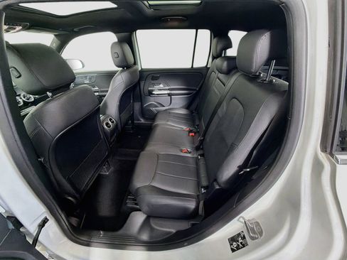 Used 2025 Mercedes-Benz GLB 250 image 30