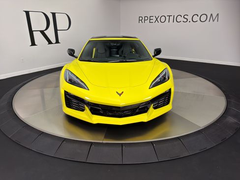 Used 2023 Chevrolet Corvette Z06 RWD image 12