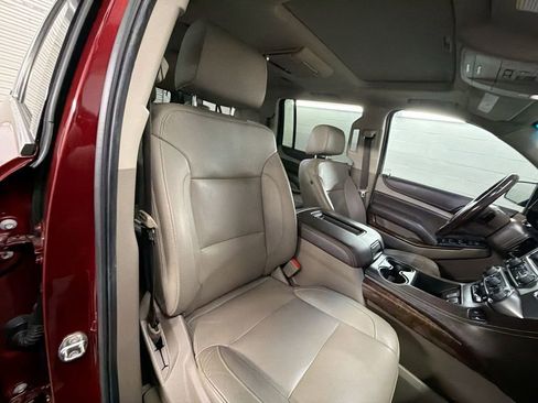 Used 2018 Chevrolet Suburban LT image 28