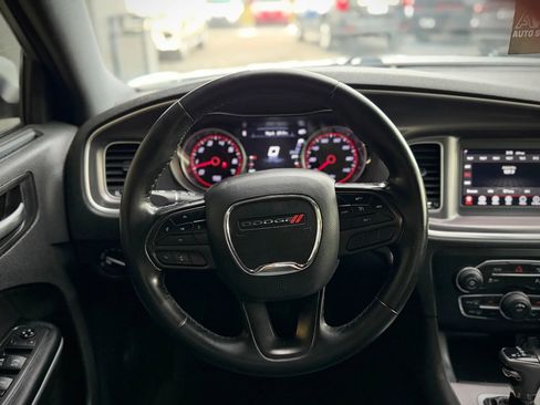Used 2020 Dodge Charger SXT image 11