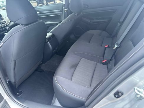 Used 2024 Nissan Altima 2.5 SV AWD/4WD image 19