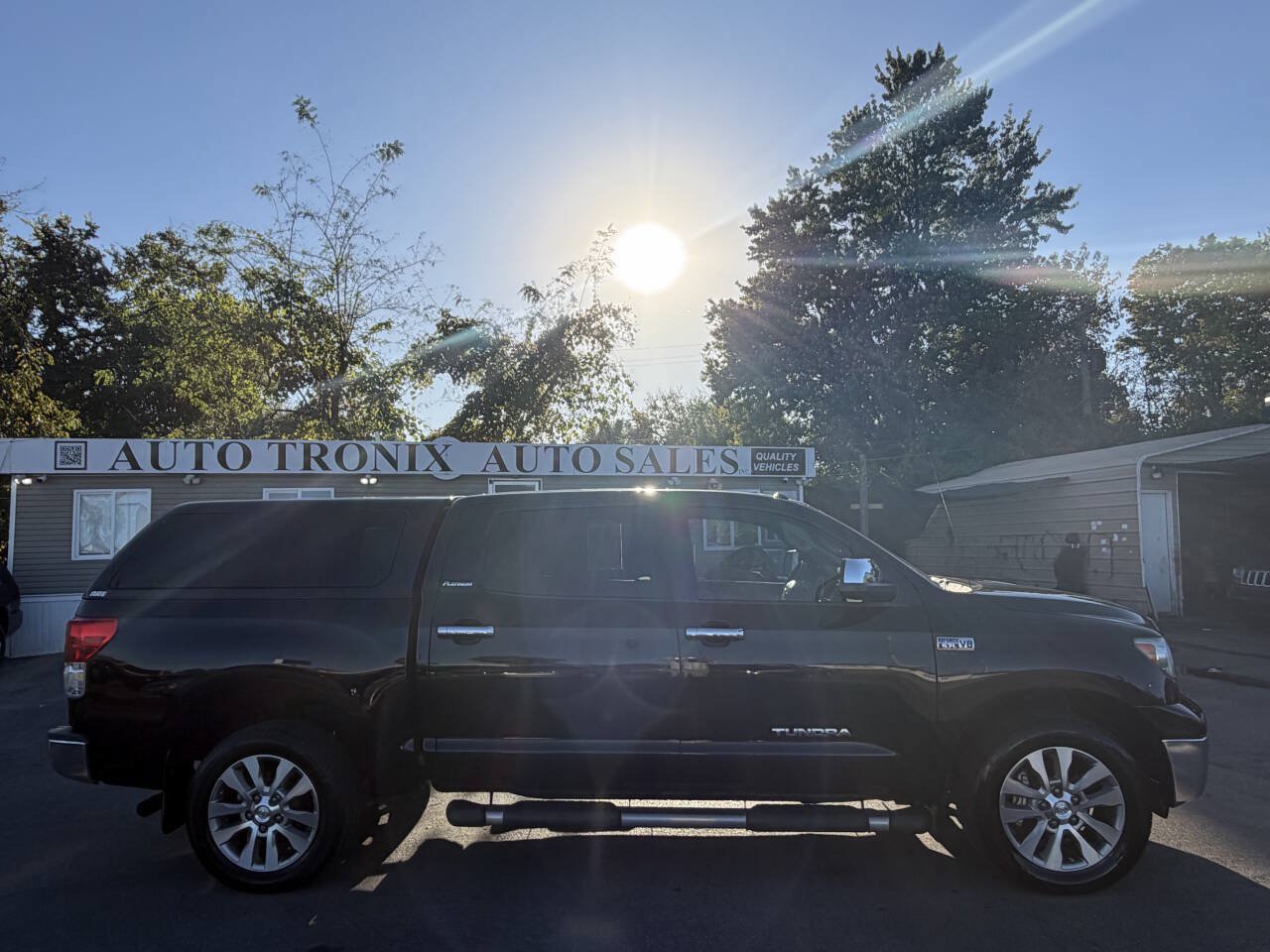 Used 2012 Toyota Tundra Limited w/ Platinum Pkg AWD/4WD image 6