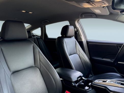 Certified 2018 Honda Clarity Touring image 31