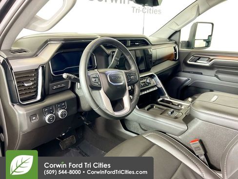 Used 2025 GMC Sierra 3500 Denali w/ Denali Reserve Package image 3