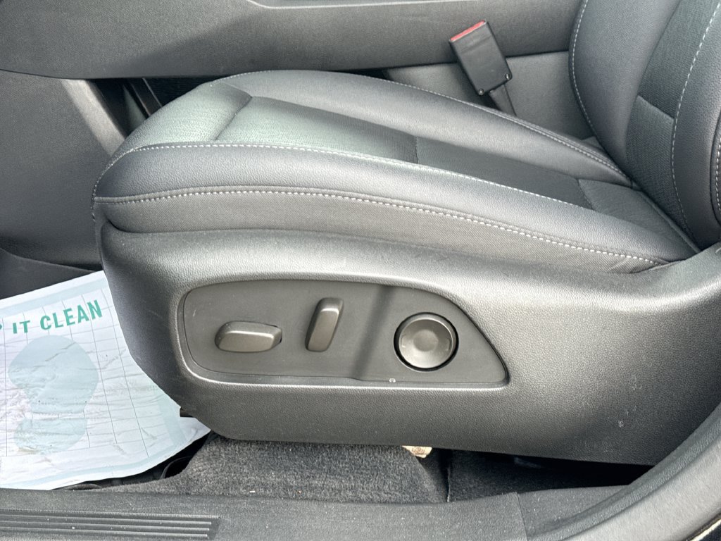 Used 2025 Chevrolet Equinox LT w/ Convenience Package II AWD/4WD image 19