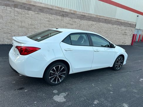 Used 2018 Toyota Corolla SE w/ SE Premium Package FWD image 6