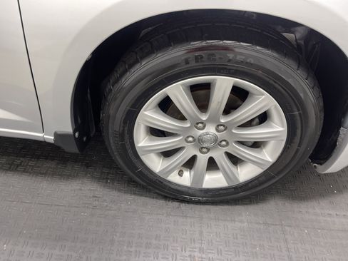 Used 2010 Chrysler Sebring Touring image 18