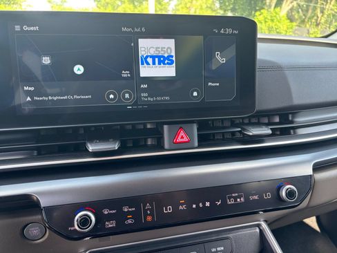 Used 2026 Kia Carnival FWD image 17