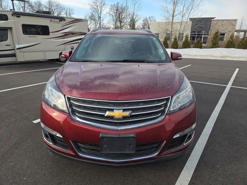 Used 2017 Chevrolet Traverse LT w/ Style and Technology Package image 8