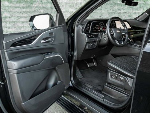 Used 2023 Cadillac Escalade ESV V image 27