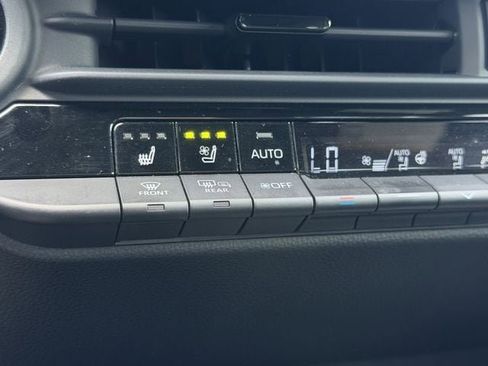 Used 2024 Toyota Crown Limited image 22