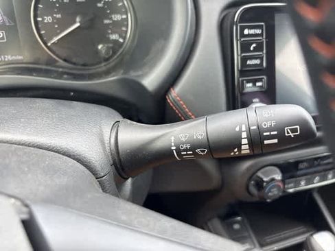 Used 2024 Nissan Kicks SR image 17