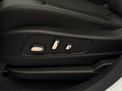 New 2025 Cadillac XT5 Premium Luxury image 31