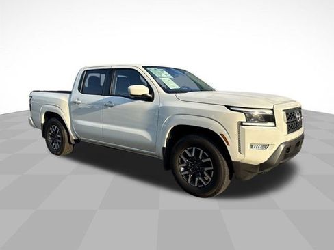 Used 2024 Nissan Frontier SL w/ Technology Package image 2