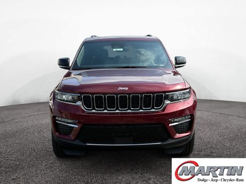 New 2025 Jeep Grand Cherokee Limited w/ MOPAR Finishing Package AWD/4WD image 8