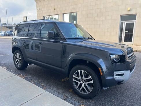 Used 2025 Land Rover Defender 110 S image 3