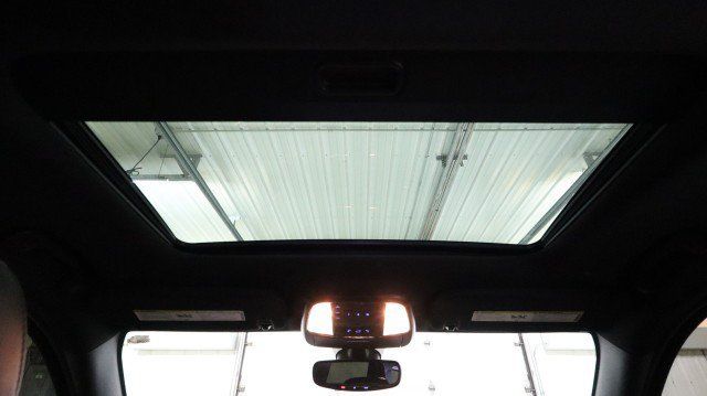 Used 2020 Jeep Grand Cherokee Limited AWD/4WD image 12