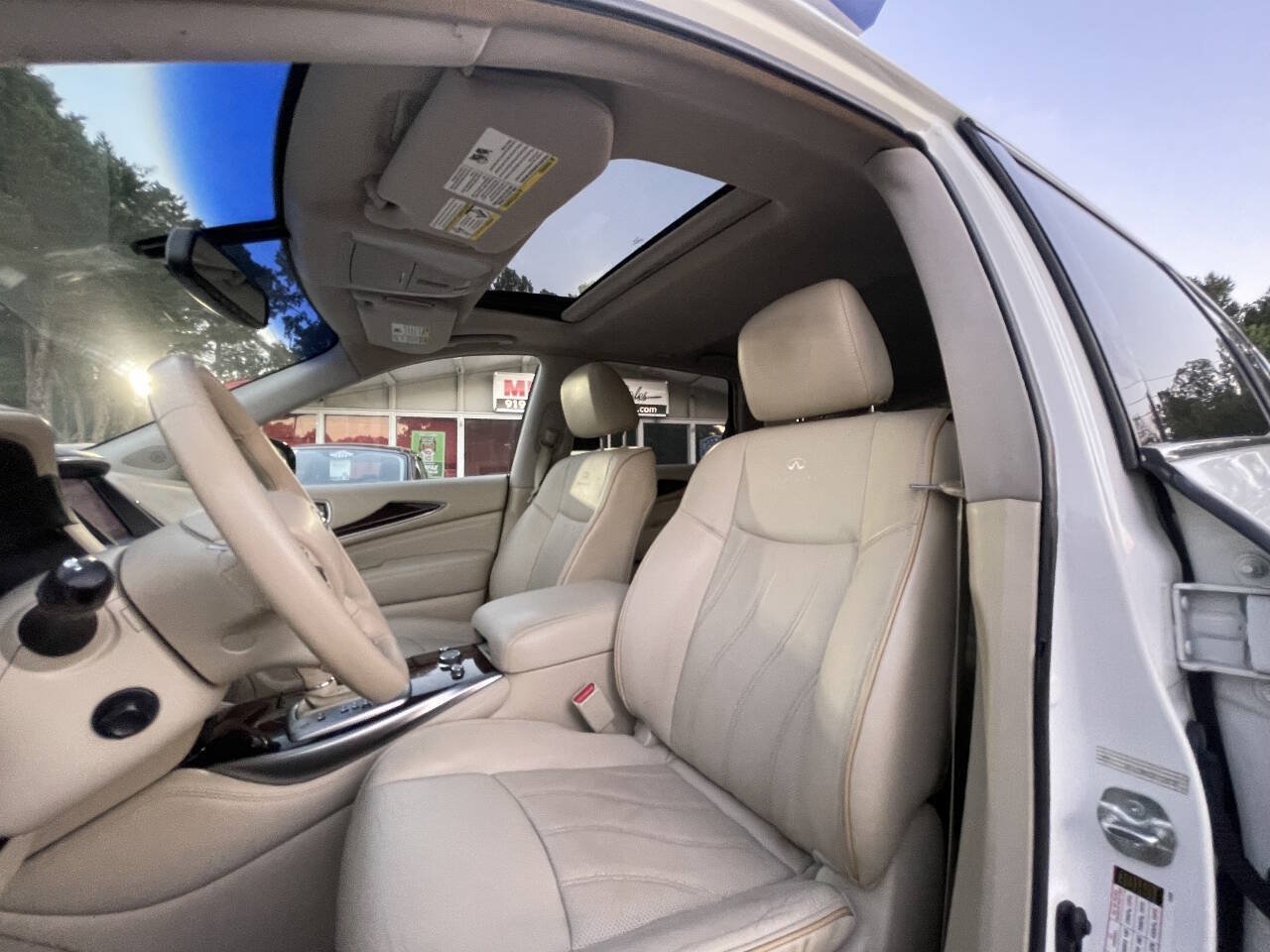 Used 2013 INFINITI JX35 AWD w/ Premium Pkg image 22