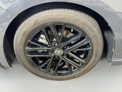 Used 2025 Toyota Camry SE w/ Convenience Package FWD image 14