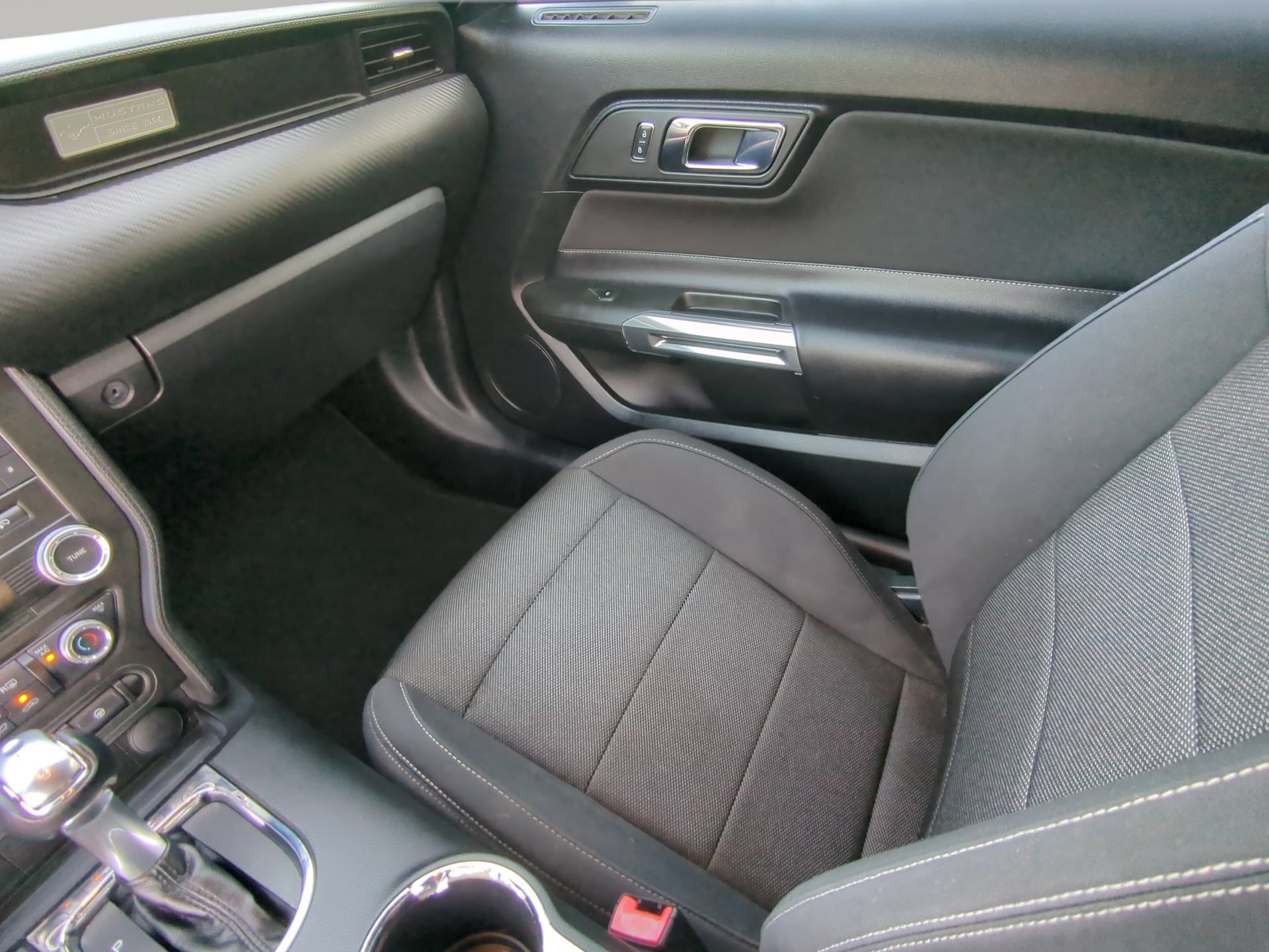 Used 2016 Ford Mustang Convertible RWD image 51