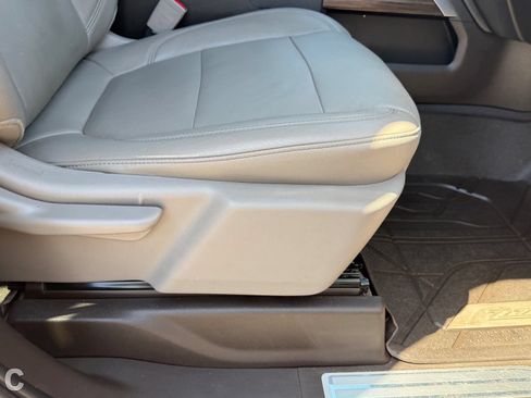 Used 2019 Chevrolet Silverado 1500 LT Trail Boss AWD/4WD image 13